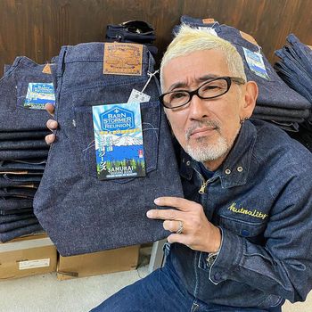 サムライジーンズ　別注デニム富士山ジーンズ5合目　金曜日お店に到着します。