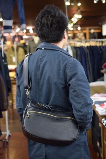 クッシュマン　レザーショルダーバック　Ｍサイズ　ご案内