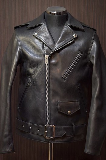ファインクリークレザーズ　LEON　明日より入荷がスタートします!!