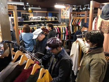 デラックスウエア　内見会1日目終了!!