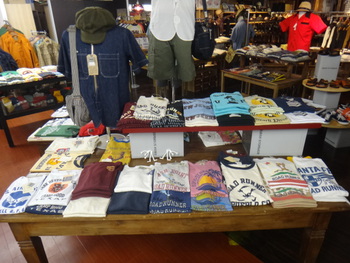 Ｔシャツ・半袖シャツ　掘り出し物が見つかるかも！！