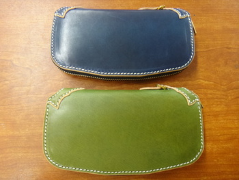 マニフォールド　ラウンドジップウォレット　パラフィン加工　再入荷