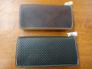 オーパス　UKサドル型押しレザーウォレット　再入荷
