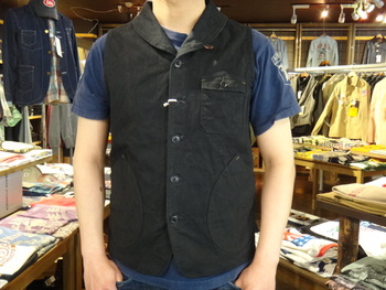 キャンバスバッグ　HAMILTON VEST着用