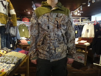 コリンボ　OPERATOR’S WIND PARKA CAMO