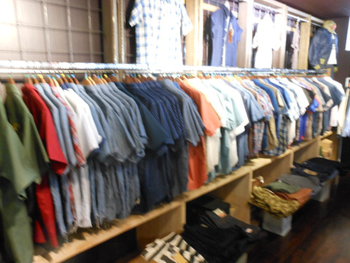 半袖シャツ売場　完成です