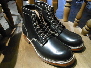トイズマッコイ　ワークブーツ　“SURVEYOR”　GLASS LEATHER　黒入荷