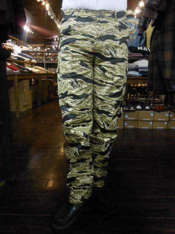 リアルマッコイズ　TIGER ADS TROUSERS　ご紹介