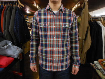 UES　2015追撚チェックシャツ入荷