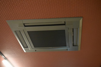 明日はエアコン動力引き込み工事