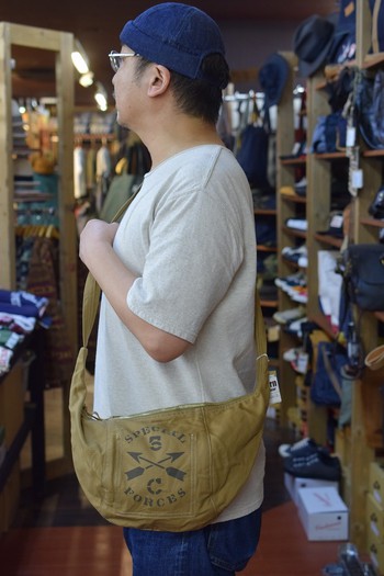 コリンボ　LUNA PARK HALFMOON BAG　入荷です