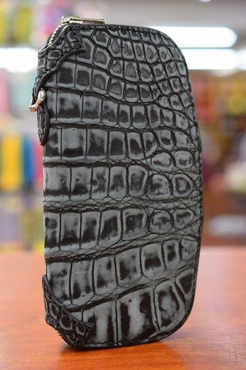 マニフォールド　久しぶりの入荷はクロコダイル
