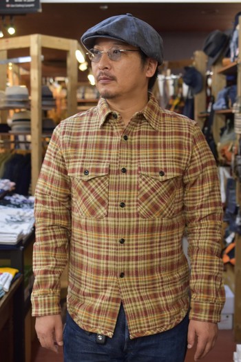 UES エクストラヘビーネルシャツ レッド　入荷です