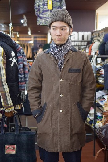 そろそろ冬支度　ロングコートとマフラー
