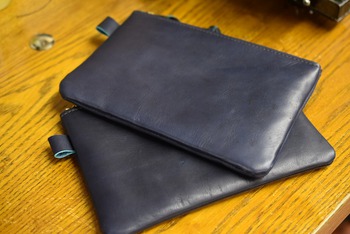Y’2 LEATHER   ホースハイド ポーチ　インディゴ