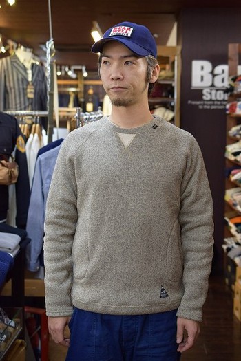 たまには良いかも　フリースクルーネック　アンドソックス系ベルウッドメイド
