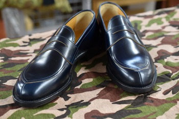 メイカーズ　コードバン V TIP LOAFER  入荷してきました