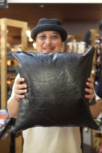 リアルマッコイズ　HORSEHIDE CUSHION　入荷してきました!!