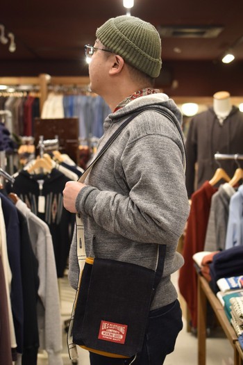 UES　812054 ショルダーポーチ DENIM