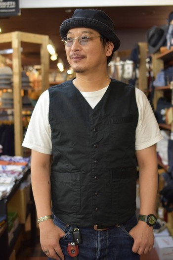 ダリーズ  WIST.B ベスト BLACK  在庫ございます。