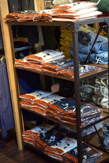 グラッドハンド　長袖パックTシャツ　入荷中です