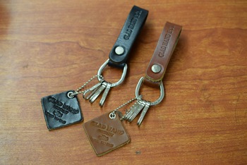 グラッドハンド　ストラップ＆キーホルダー　【North&Judd Leather Key Fob】