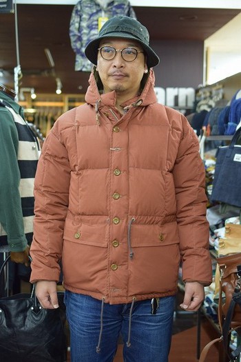 コリンボ　エクスペディションダウンパーカ　2色揃いました。
