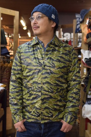 コリンボ　UNISPHERE WIND BRAKER 　TIGER CAMO