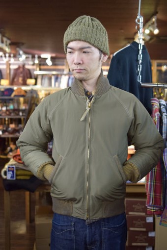 コリンボ　ジェネラルダウンジャケットを着てみる。