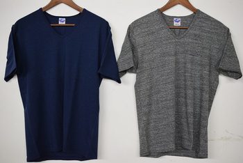 Vネックといえばこれです。