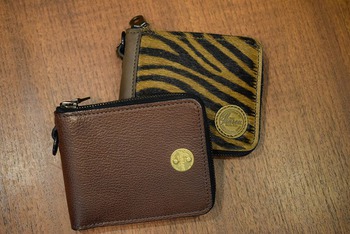 HINSON WEATHER-BEATER ROUND-ZIP WALLET