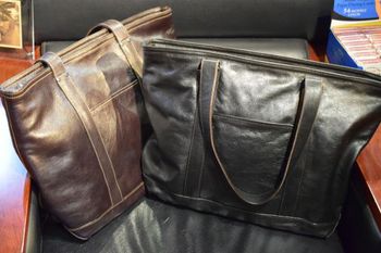レインボーカントリー　トートバッグ　ブラック　シールブラウン
