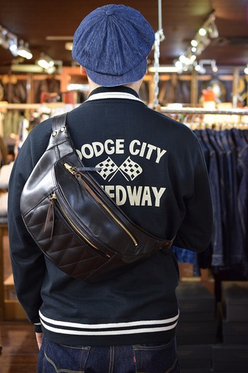 Y`2レザー　HORSE HIDE WAIST BAG ブラック