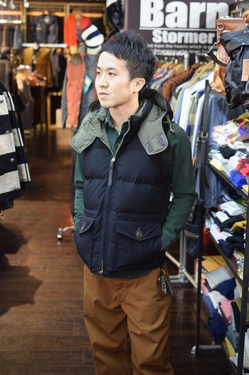 コリンボ　ダウンベスト　ブラック入荷しました。