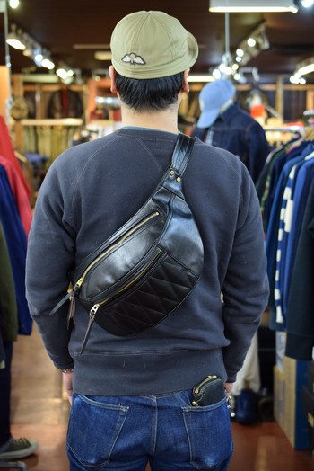 Y`2レザー　HORSE HIDE WAIST BAG