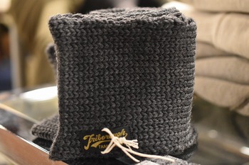 コリンボ　ZV-0800 FIRELIGHT NECK WARMER　GREY　1つでてきました!!