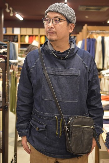 レインボーカントリー　LEATHER SHOULDER BAG BLACK 入荷です