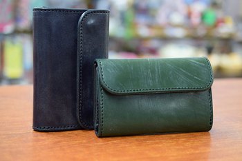 オーパス UKブライドルミドルウォレット　入荷