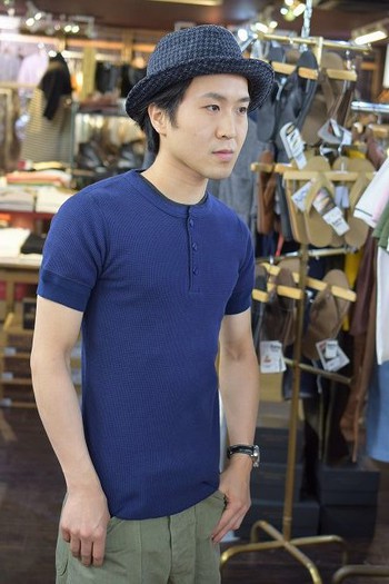 ジェラード エンパイアヘンリーネックTシャツご紹介