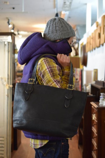 レザーのトートバッグがかっこいい！
