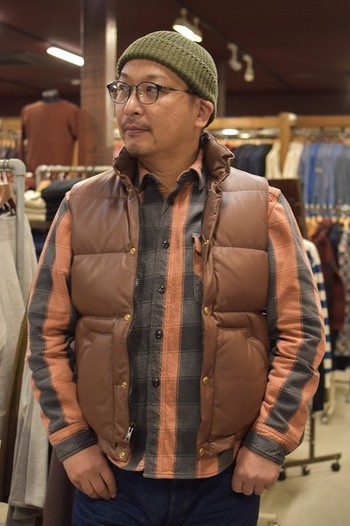レインボーカントリー　HOREHIDE DOWN VEST “CHALLENGER” BROWN