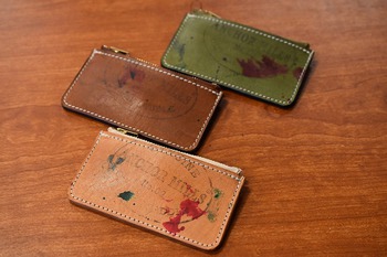 VASCO ペイント レザー ジップ ミニ ウォレット 入荷です