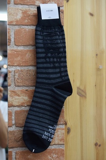 アンドソックス　平編みクルーソックス　入荷