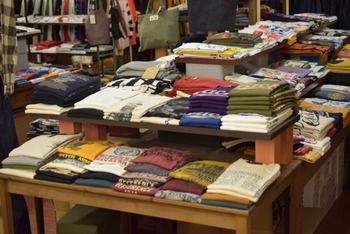 Tシャツ売場ほぼ完納???