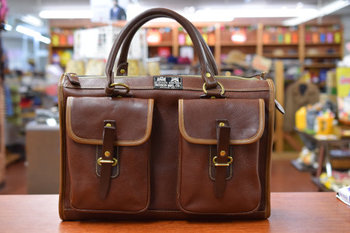 コリンボ　ヒンソン　BORDER PATROL BAG
