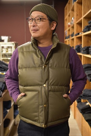 レインボカントリー　ダウンベスト　チャレンジャー　オリーブ入荷です