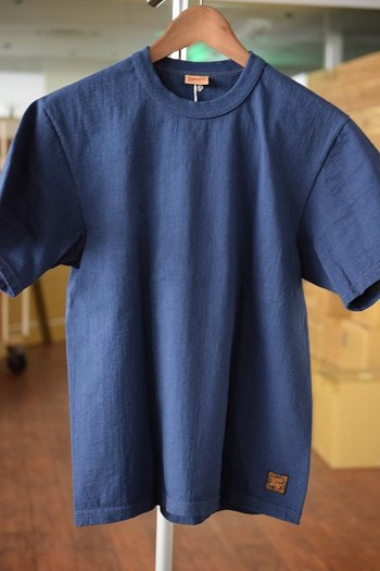 デラックスウエア 新作プリントTシャツ入荷