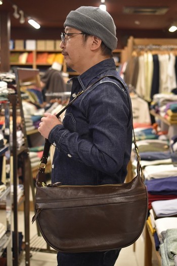 オーパス　インセプション ホースハイドバナナBAG （BIGサイズ）　入荷です