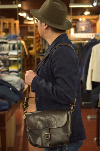 VASCO　LEATHER POSTMAN MINI BAG ブラック