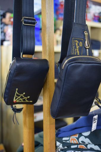 クッシュマン　レザーショルダーバッグ　再入荷